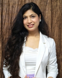 Head shot Dr. Kumkuma Shadani